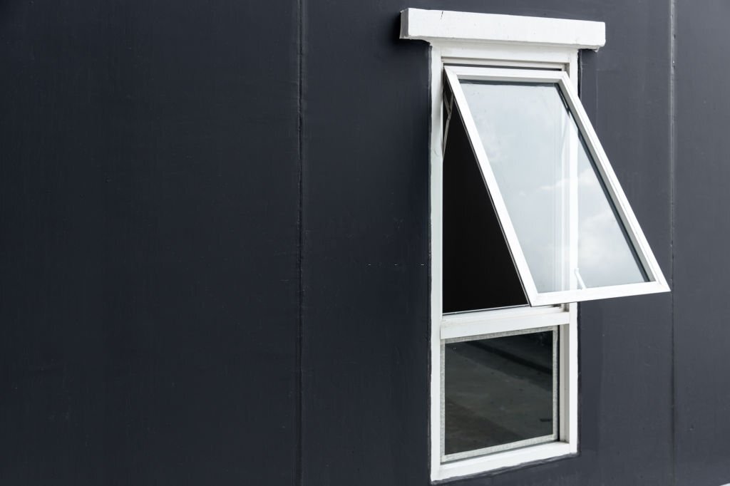 How to choose between sliding or casement window?
